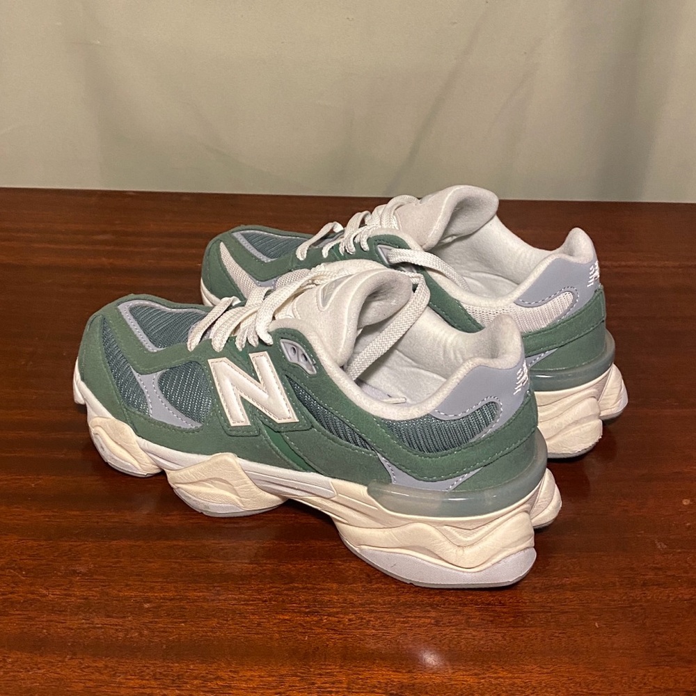 New Balance 9060  Nori Green/Bone M GC9060VG  Big Kid 5.5/Women’s 7 - Picture 5 of 8